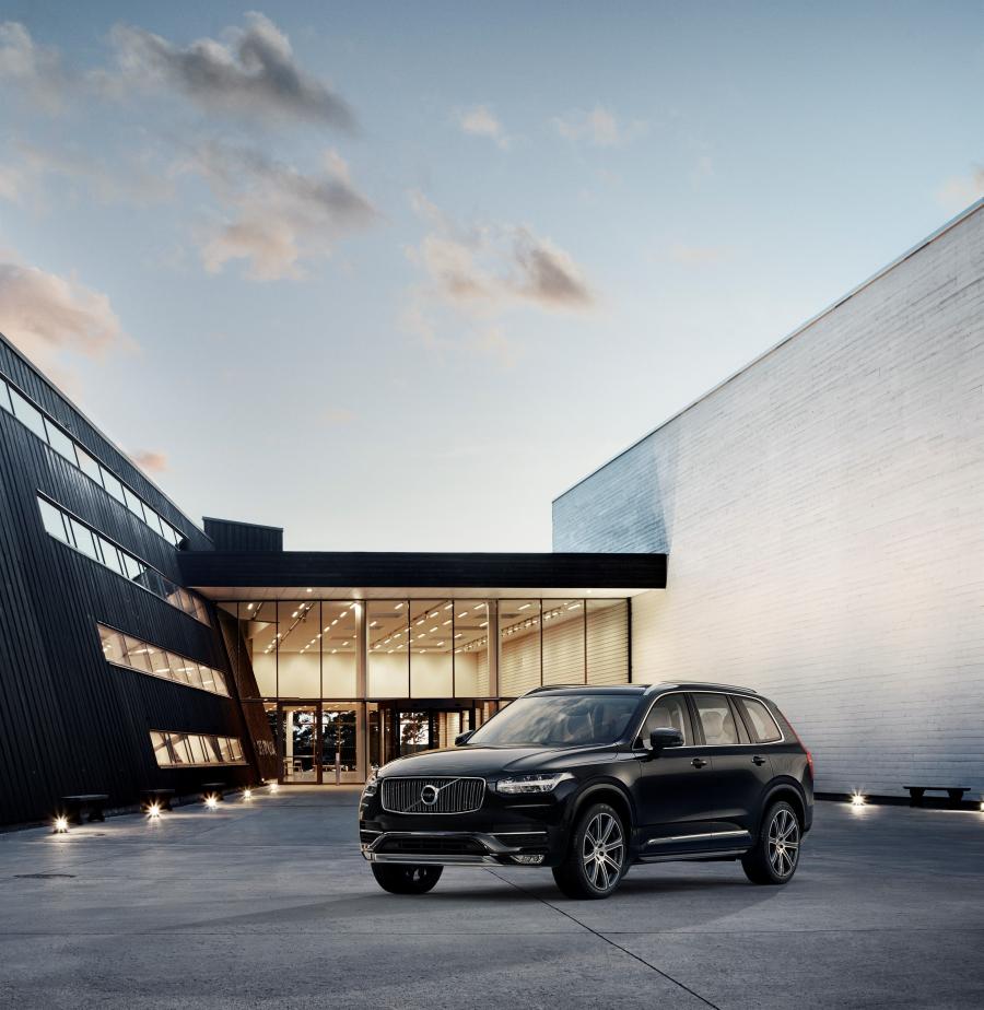  Volvo XC90 T6 AWD First Edition 2014 года  (фото 10 из 38)